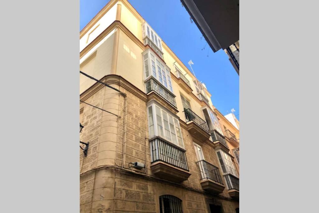 Gatu Premium Villa Libertad, Preferente Mayores De 25 Anos Y Familias Cádis Exterior foto