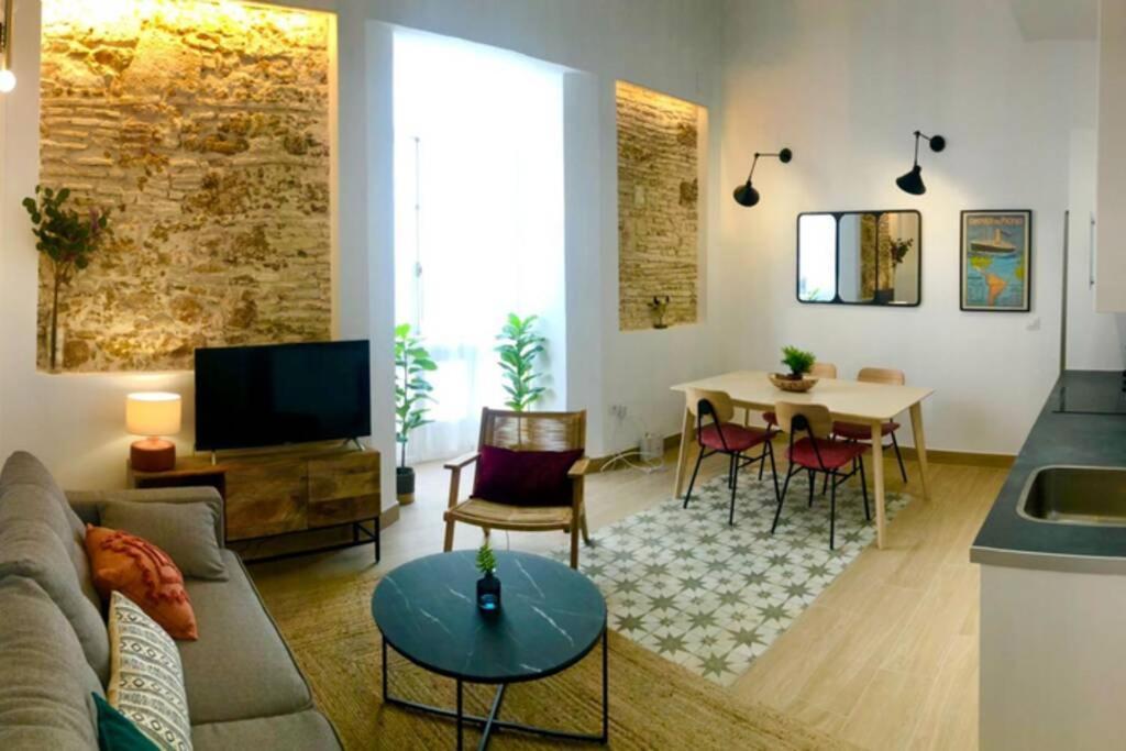 Gatu Premium Villa Libertad, Preferente Mayores De 25 Anos Y Familias Cádis Exterior foto
