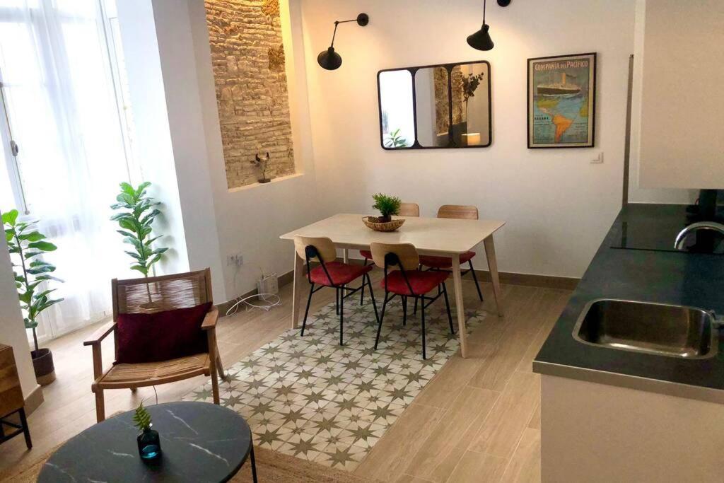 Gatu Premium Villa Libertad, Preferente Mayores De 25 Anos Y Familias Cádis Exterior foto
